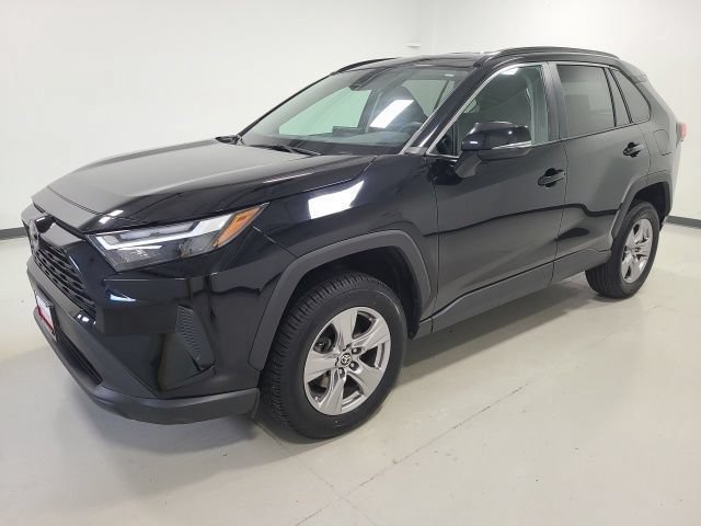 Used 2024 Toyota RAV4 XLE FWD image 3