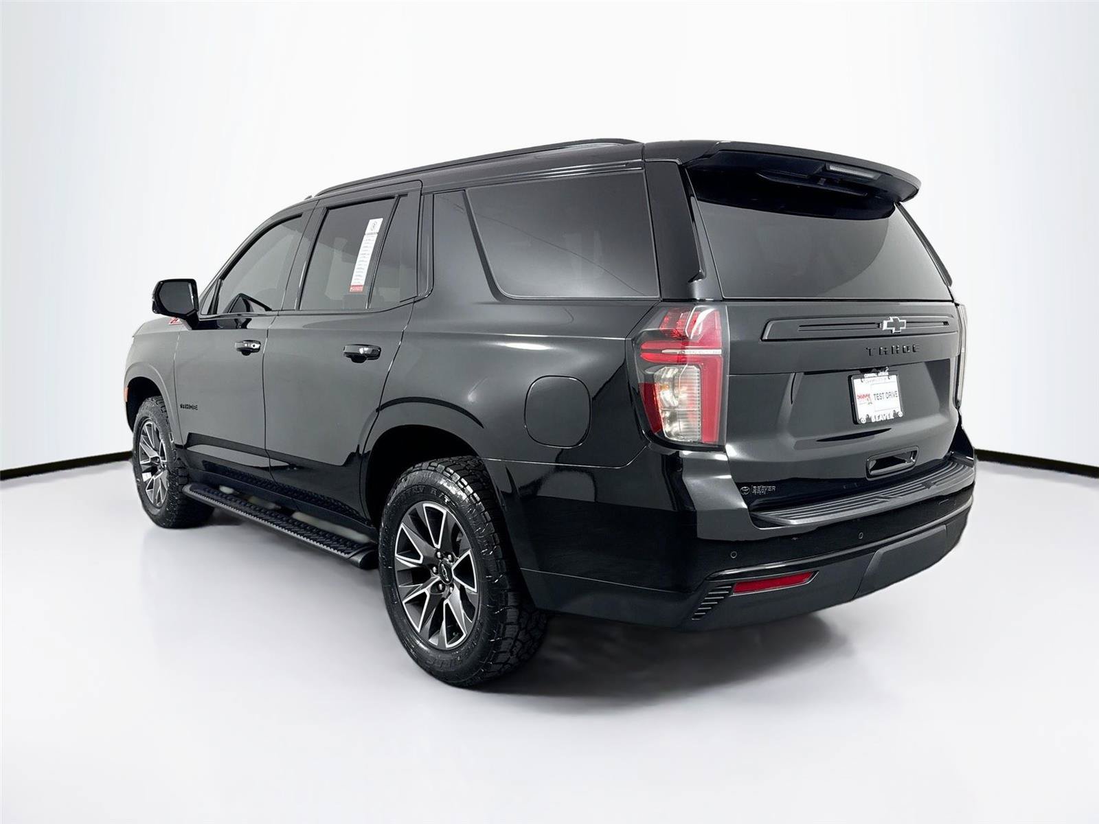 Used 2024 Chevrolet Tahoe Z71 w/ Luxury Package AWD/4WD image 13