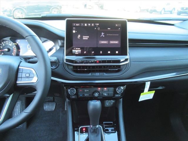 New 2026 Jeep Compass Latitude image 19