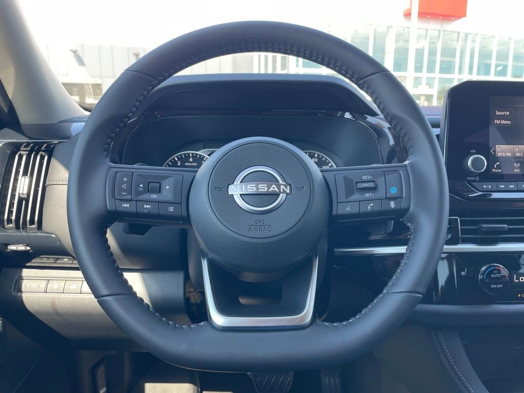 Used 2025 Nissan Pathfinder SV w/ Black Appearance Package FWD image 8