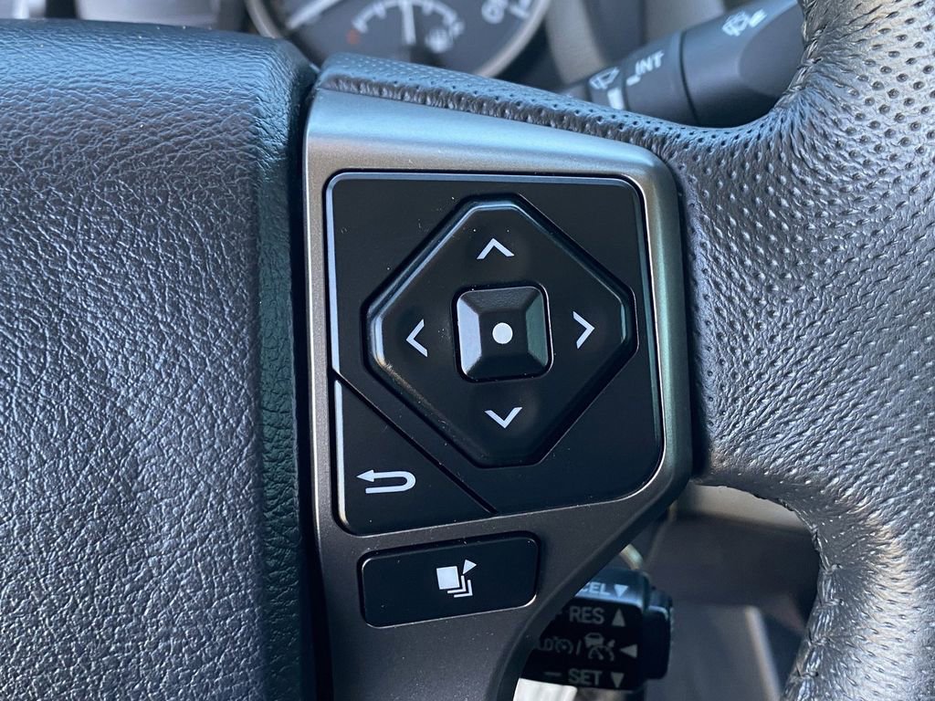 Certified 2018 Toyota Tacoma SR5 RWD image 27