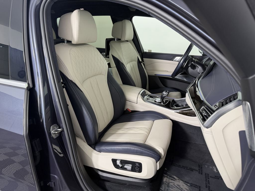 Used 2020 BMW X7 xDrive40i w/ Executive Package AWD/4WD image 16