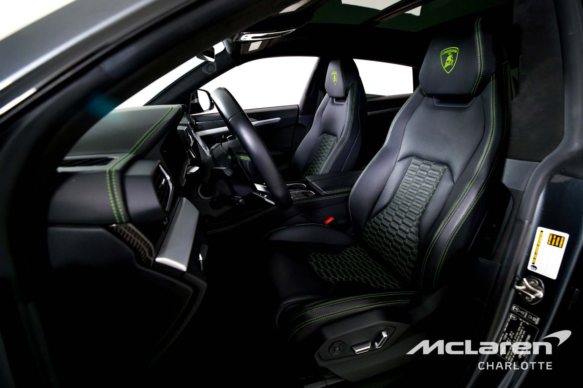 Used 2020 Lamborghini Urus image 11