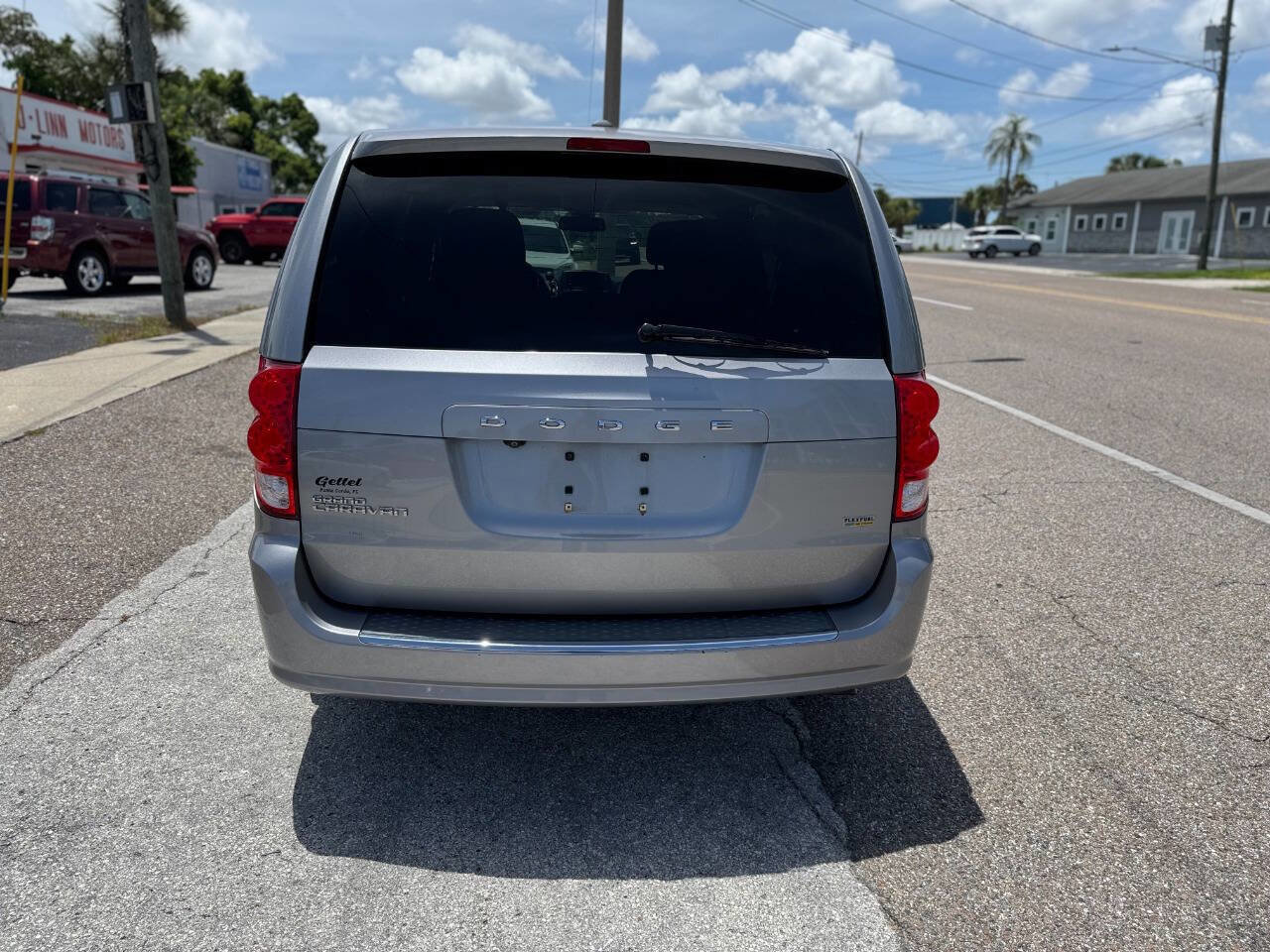 Used 2019 Dodge Grand Caravan SE w/ UConnect Hands-Free Group image 7