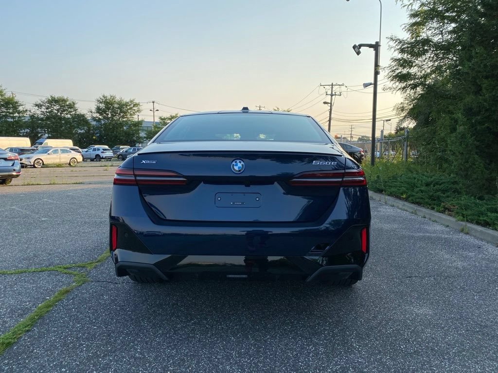 New 2027 BMW 550e xDrive w/ Premium Package AWD/4WD image 3
