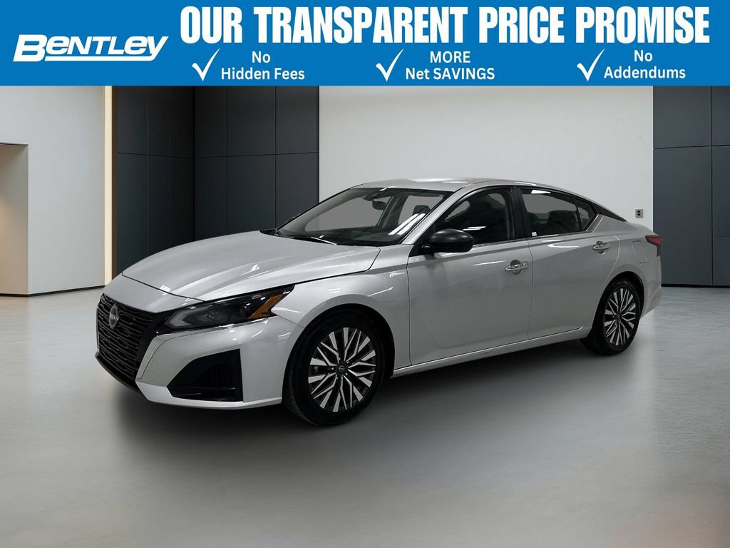 Used 2024 Nissan Altima 2.5 SV FWD image 1