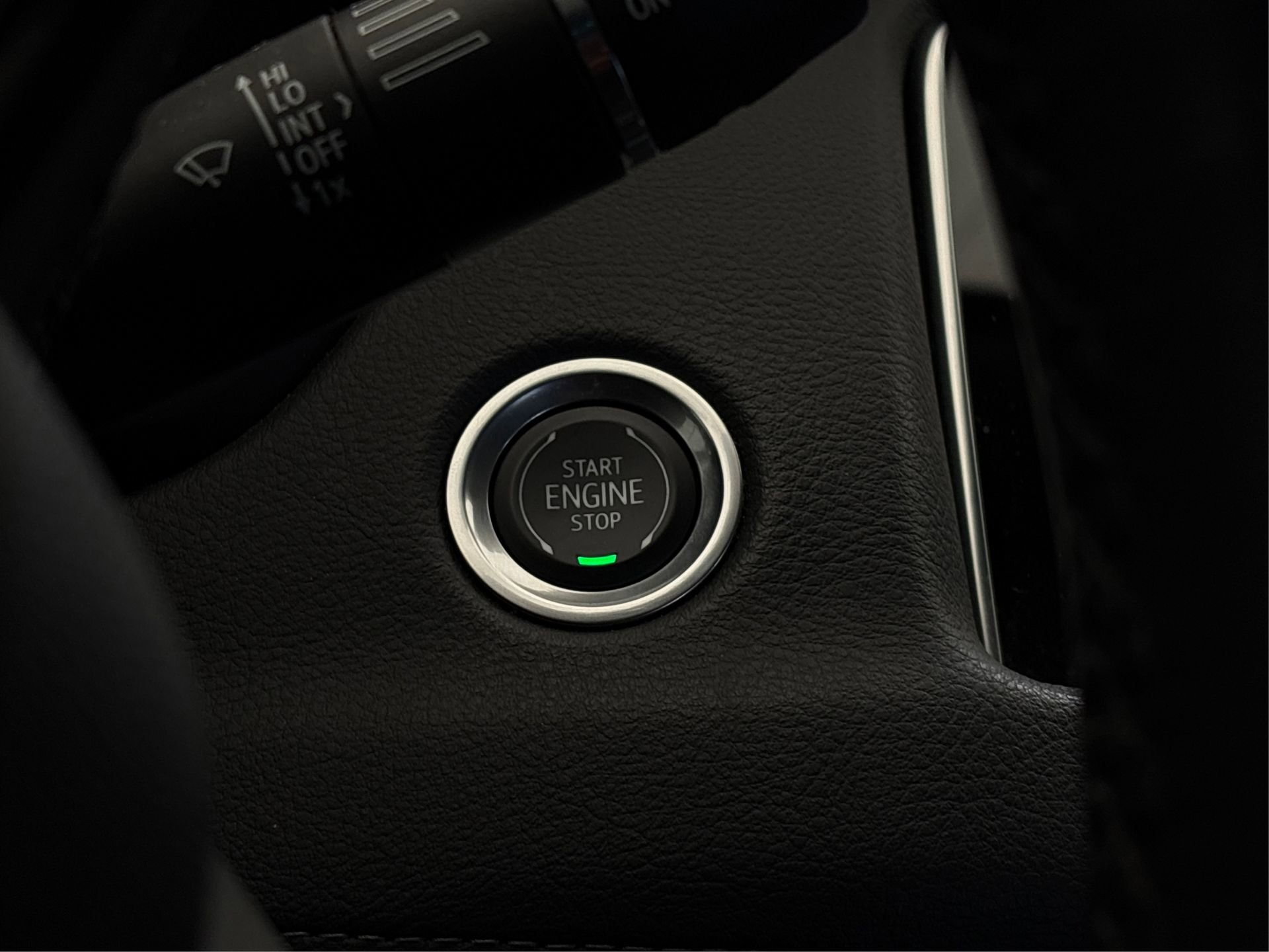 Certified 2023 Cadillac XT4 Luxury w/ Driver Awareness Package image 29