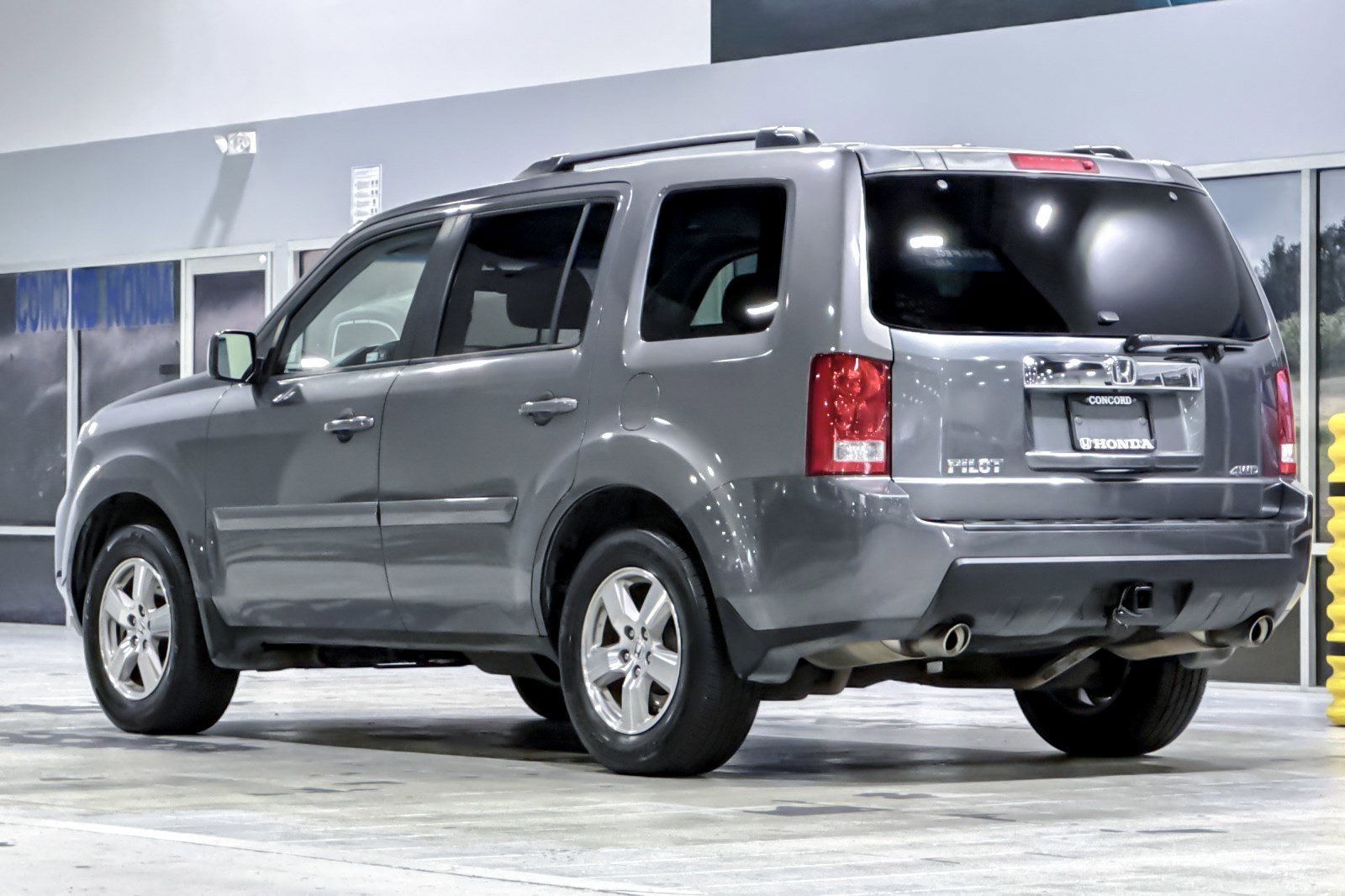 Used 2011 Honda Pilot EX-L image 3