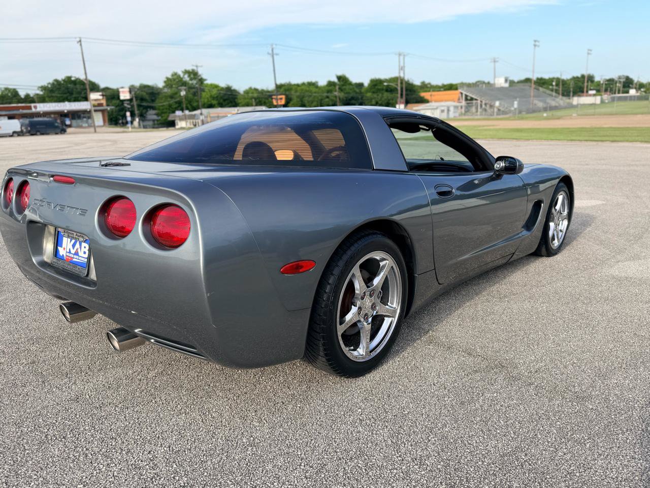 Used 2004 Chevrolet Corvette Coupe w/ Roof Package RWD image 3