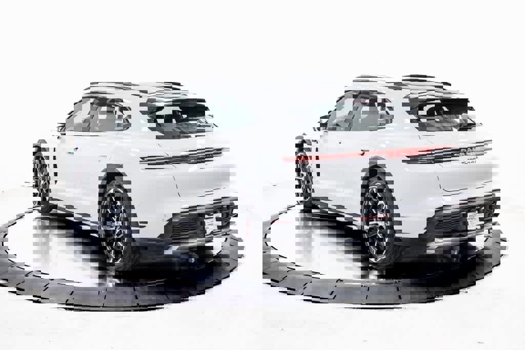 Certified 2025 Porsche Taycan 4S image 3