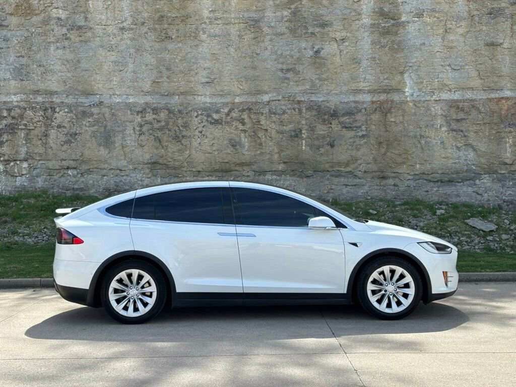 Used 2017 Tesla Model X 75D image 10