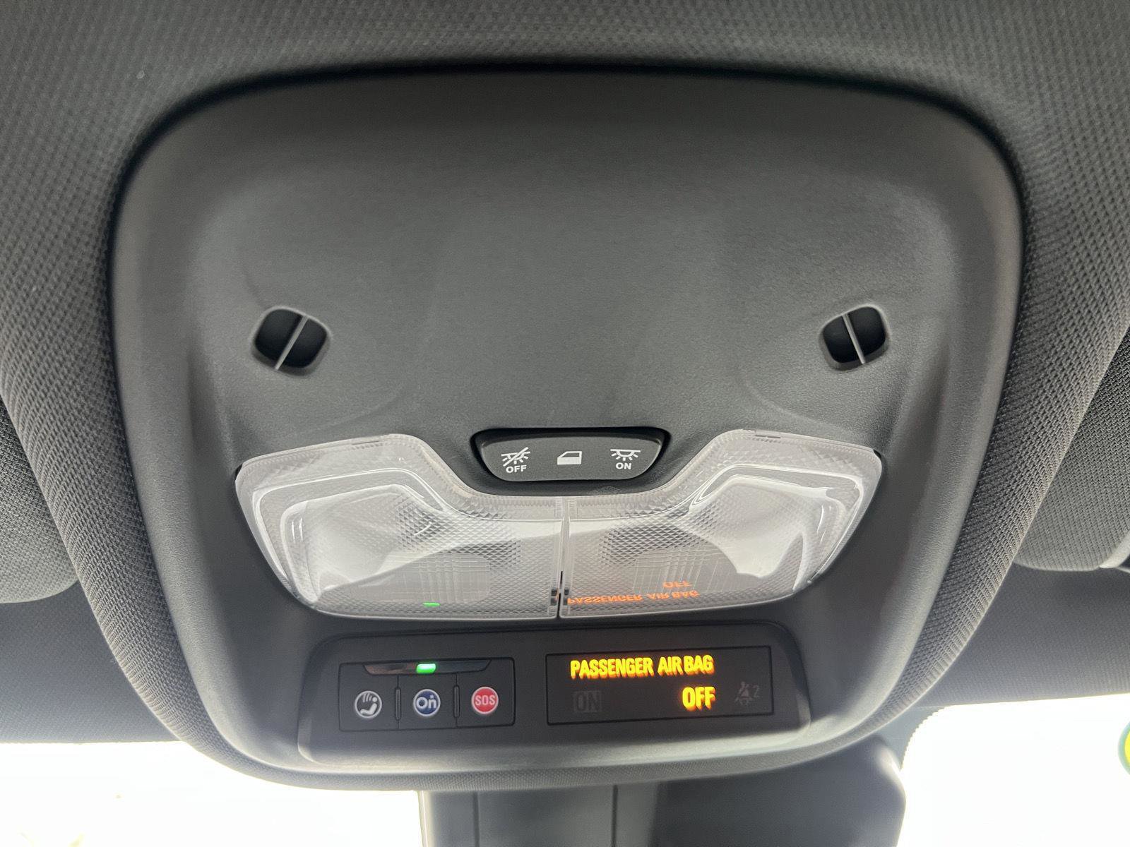 Used 2022 Chevrolet TrailBlazer RS w/ Technology Package FWD image 32