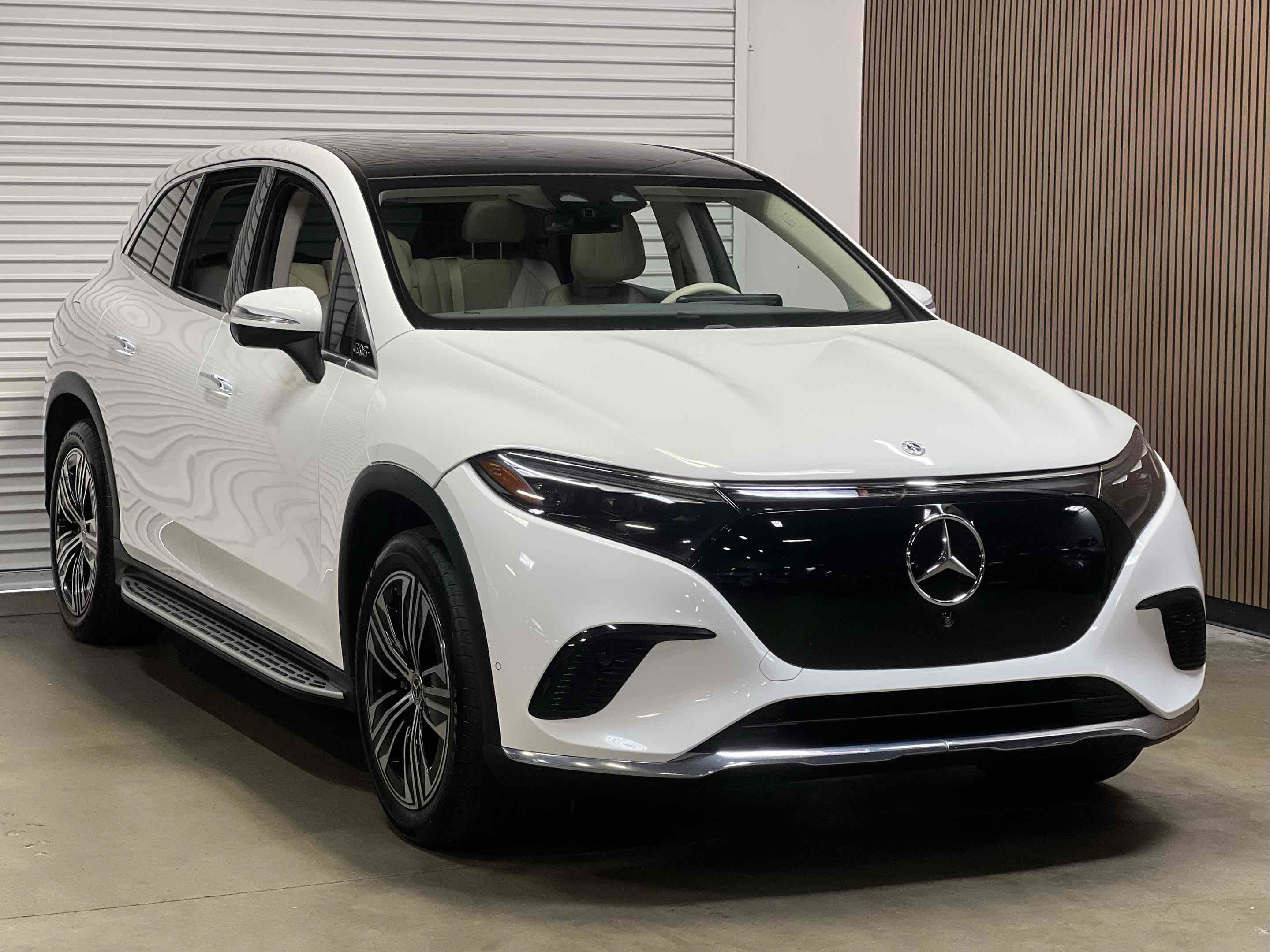 Used 2023 Mercedes-Benz EQS 450+ SUV image 3
