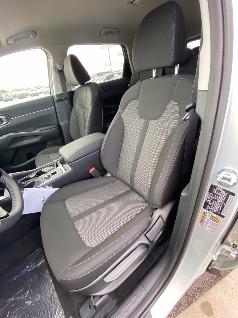 New 2026 Kia Sorento LX FWD image 10