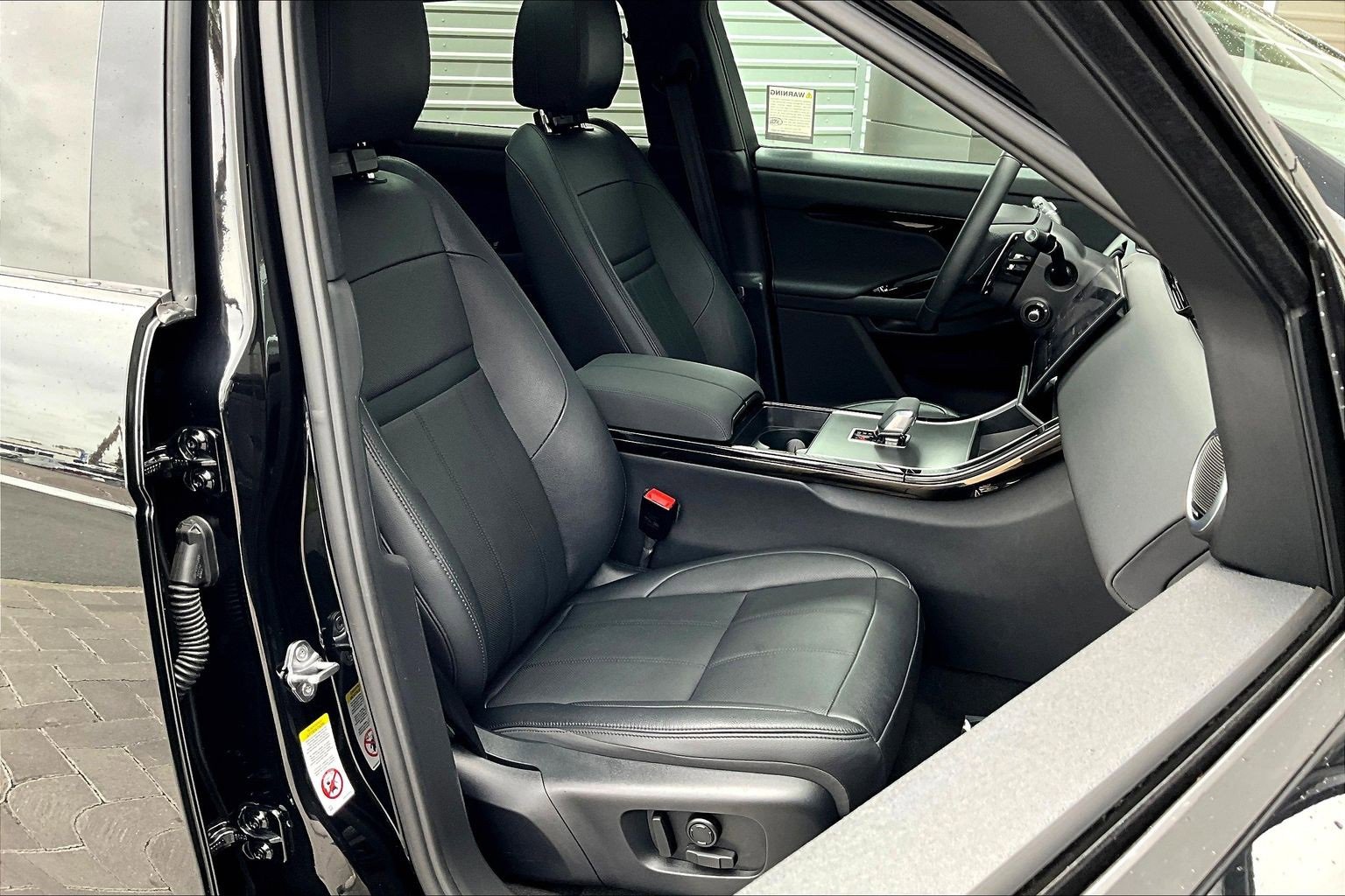 Used 2024 Land Rover Range Rover Evoque Dynamic SE image 7