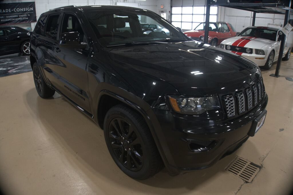 Used 2018 Jeep Grand Cherokee Altitude AWD/4WD image 7