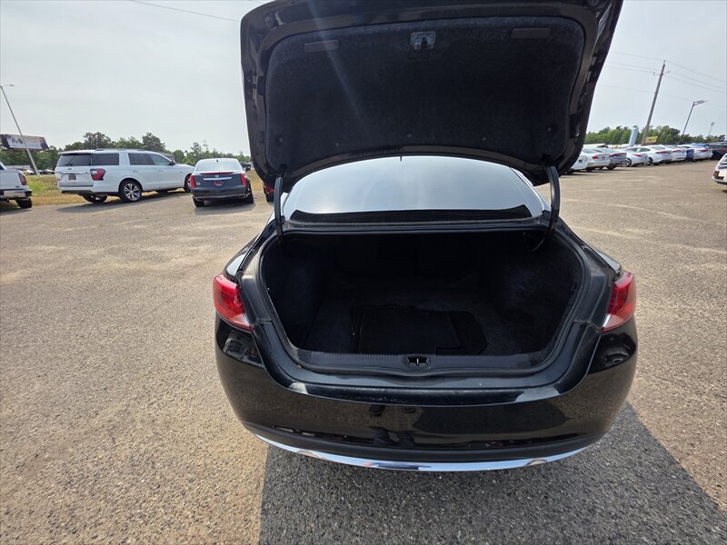 Used 2016 Chrysler 200 Limited FWD image 14