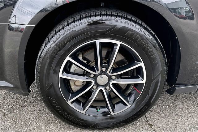 Used 2018 Dodge Grand Caravan GT image 28