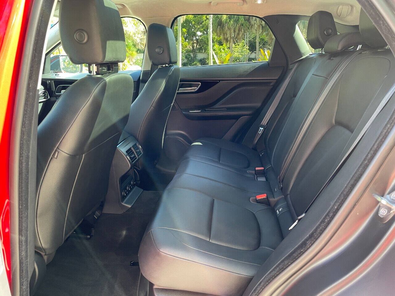Used 2019 Jaguar F-PACE Premium AWD/4WD image 13
