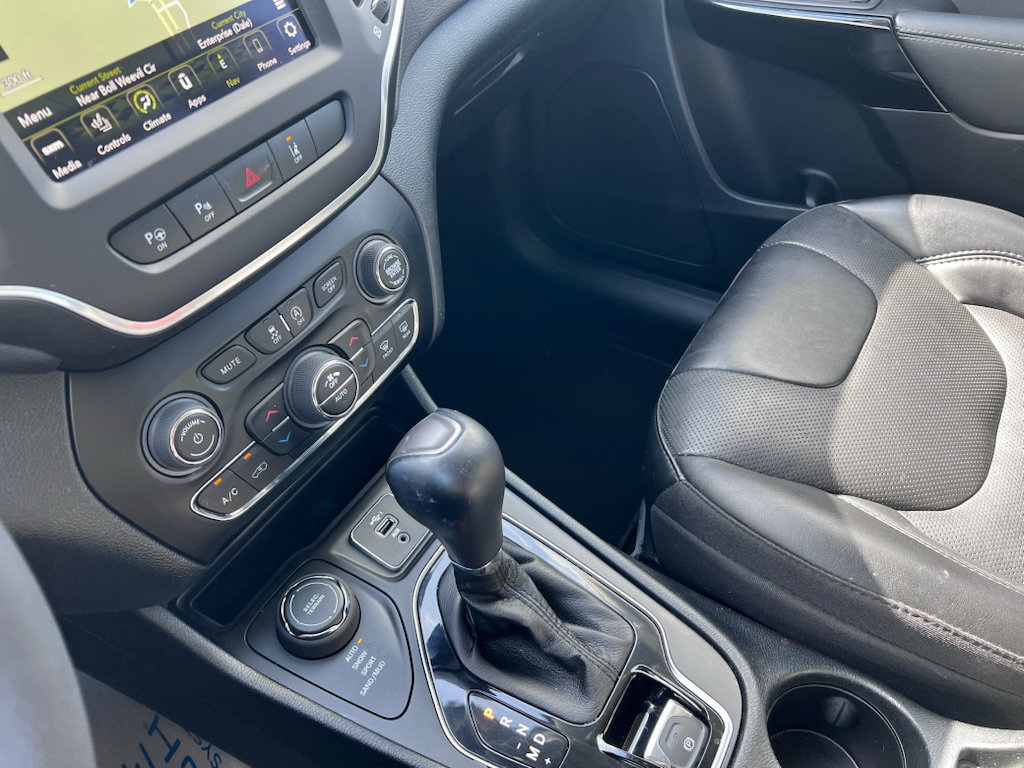 Certified 2023 Jeep Cherokee Altitude Lux AWD/4WD image 23