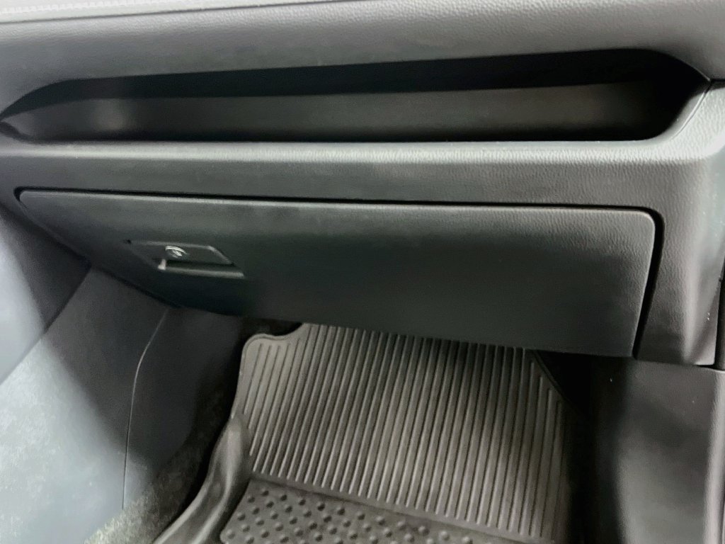 Used 2024 Toyota RAV4 XLE FWD image 31