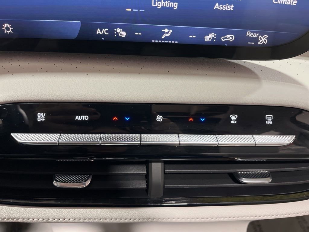 Used 2025 Buick Enclave Avenir w/ Super Cruise Package image 39