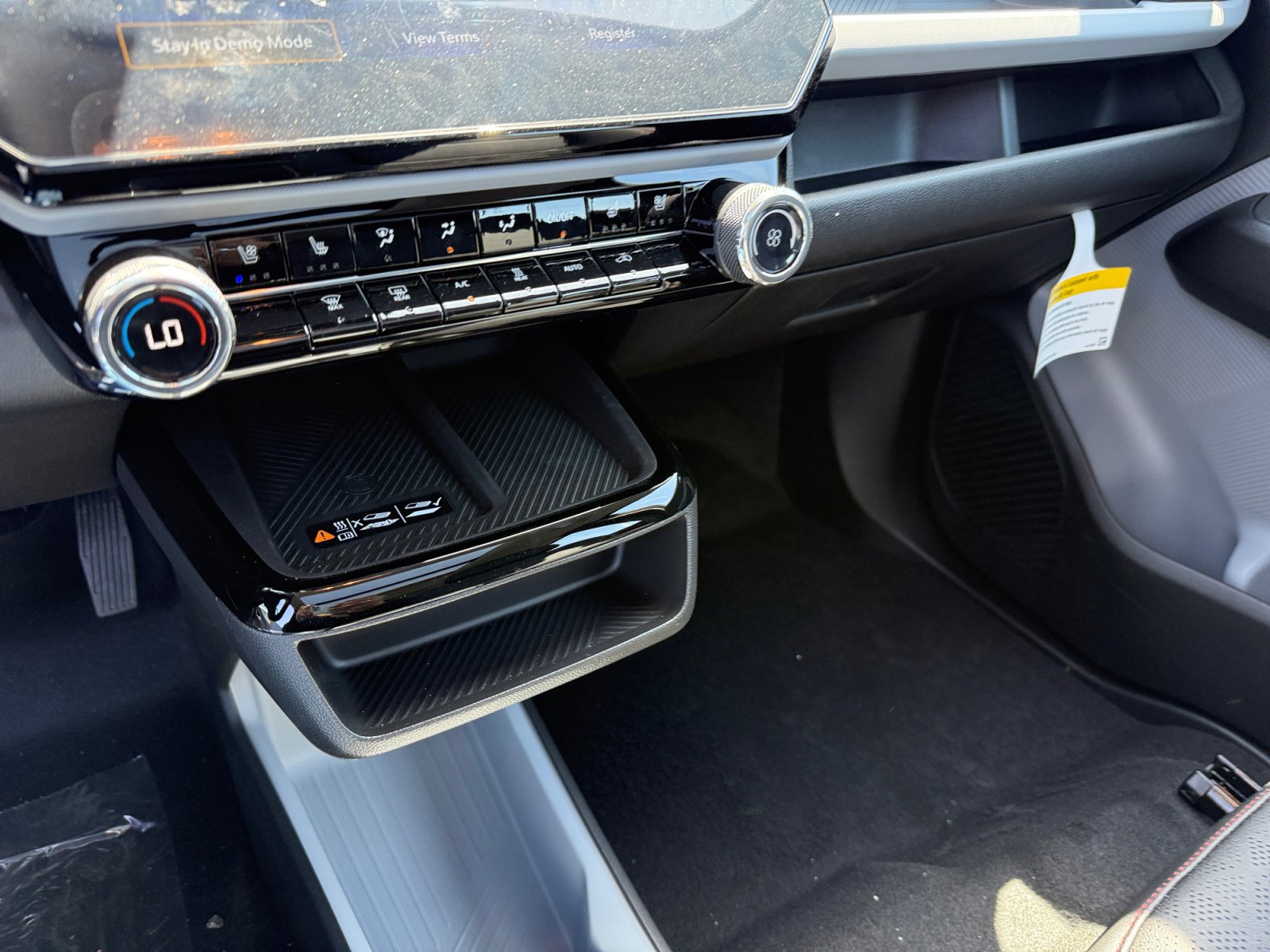 New 2027 Chevrolet Bolt RS w/ Technology Package FWD image 13