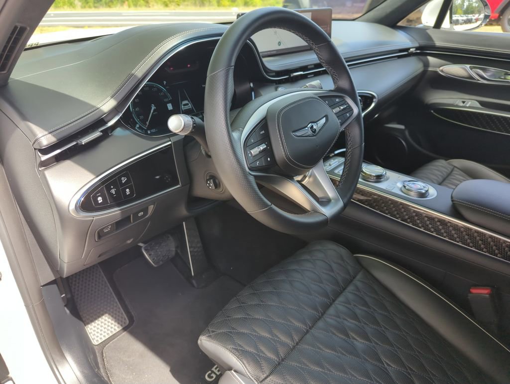 Used 2023 Genesis GV70 3.5T Sport w/ Sport Prestige Package image 8
