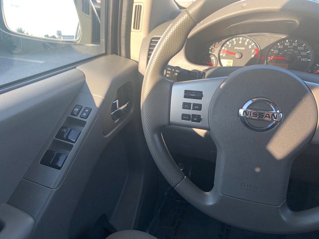 Used 2021 Nissan Frontier SV w/ Midnight Edition Floor Mats AWD/4WD image 12
