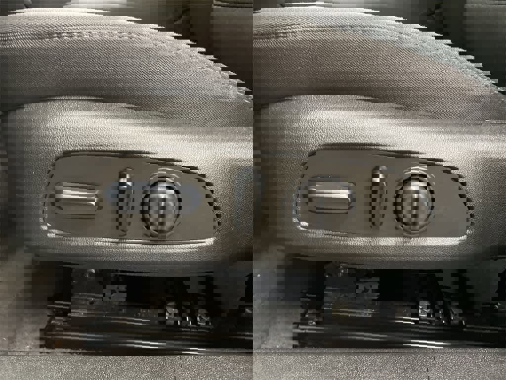 Used 2023 Chevrolet Malibu LT image 14