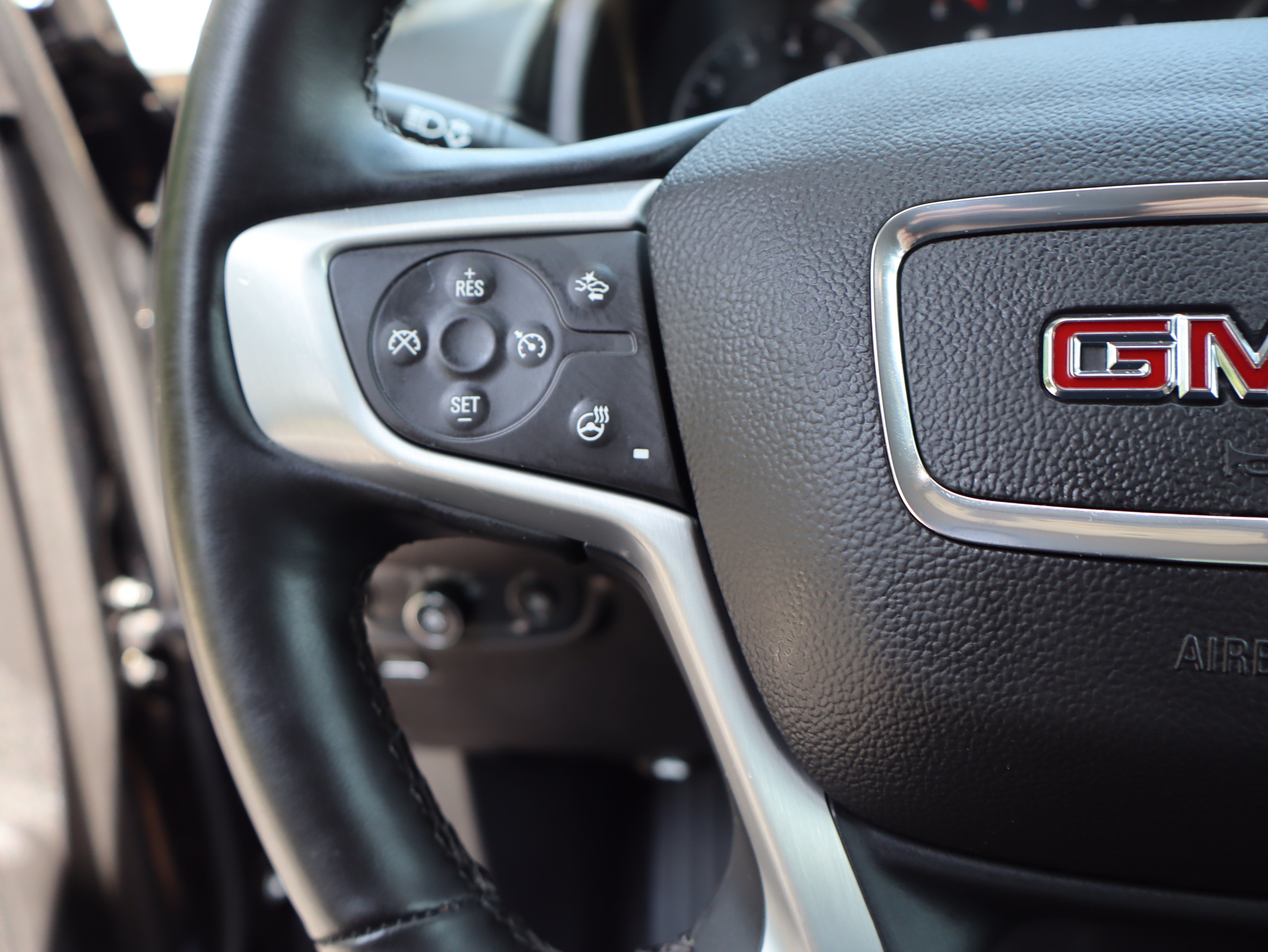 Used 2024 GMC Terrain SLT AWD/4WD image 27