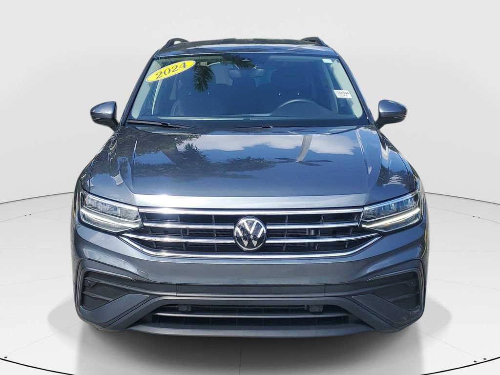 Used 2024 Volkswagen Tiguan S FWD image 2