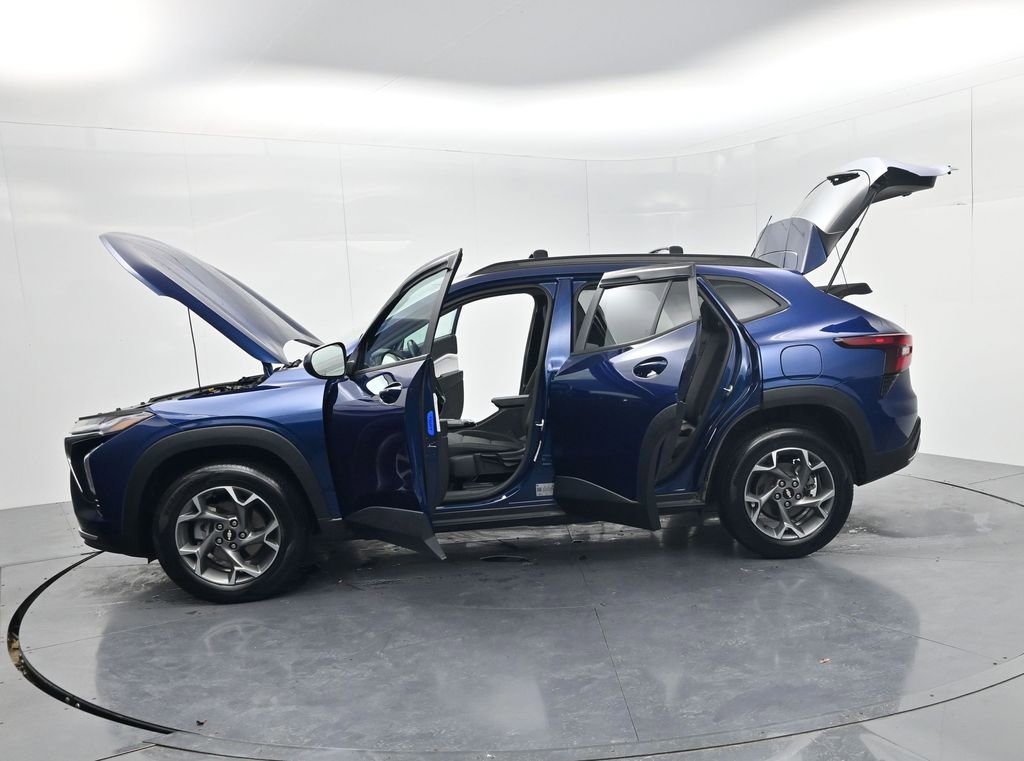 Used 2024 Chevrolet Trax LT w/ LT Convenience Package image 61