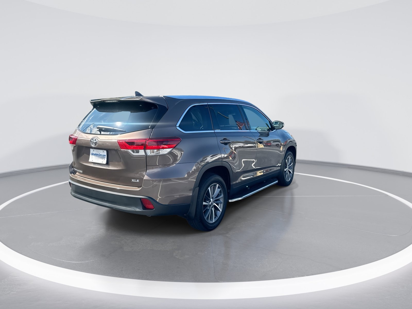 Used 2019 Toyota Highlander XLE FWD image 9
