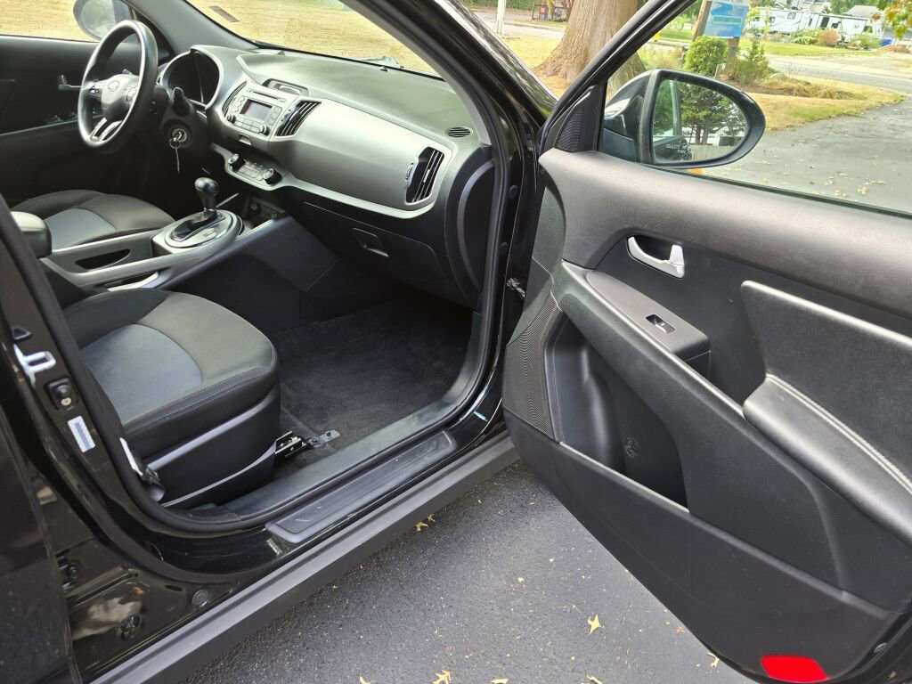 Used 2014 Kia Sportage LX image 11