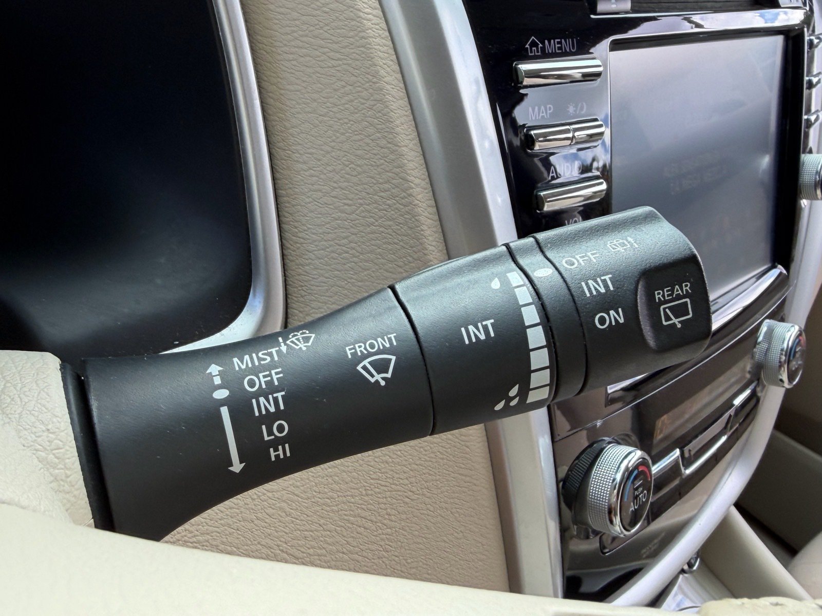 Used 2016 Nissan Murano SV FWD image 30