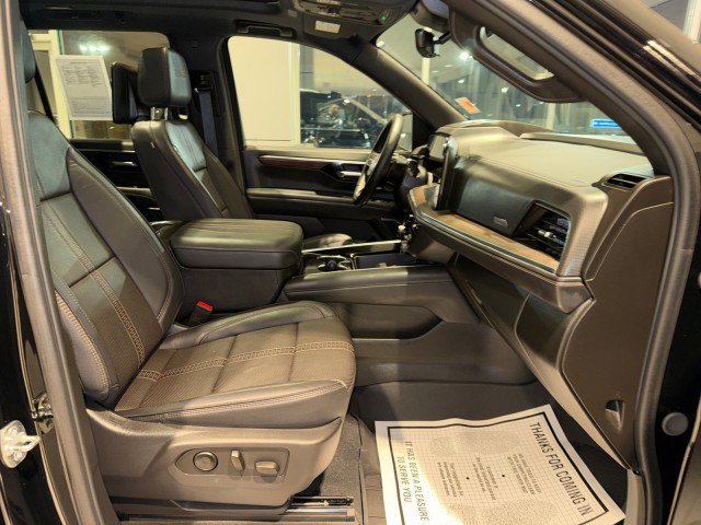 Used 2025 Chevrolet Tahoe High Country image 31