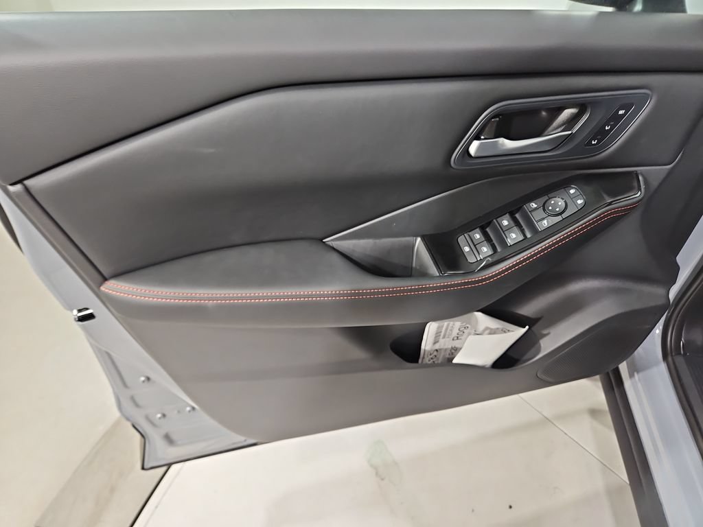 New 2026 Nissan Rogue SV AWD/4WD image 10