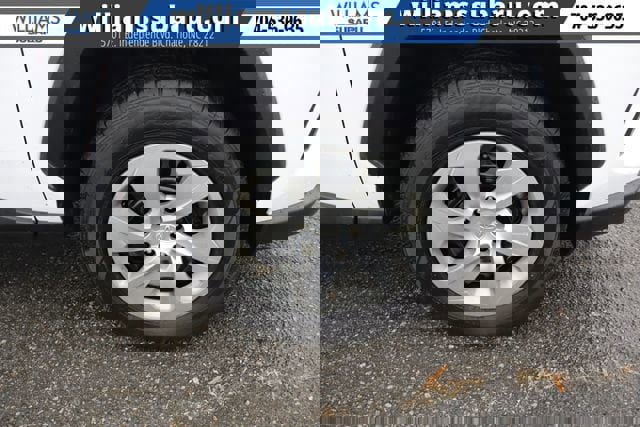 Used 2021 Toyota RAV4 LE image 39