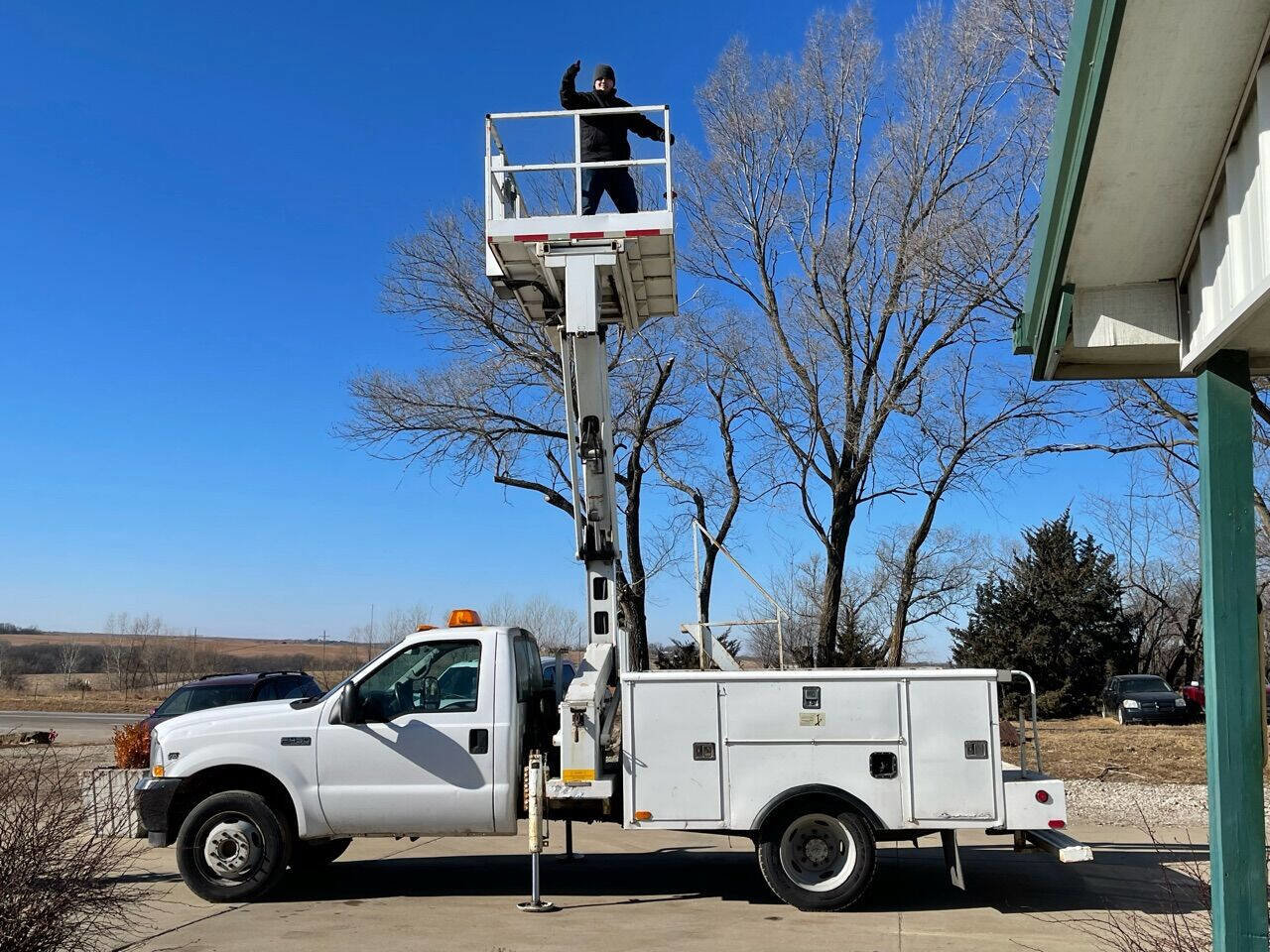 Used 2002 Ford F450 2WD Regular Cab Super Duty image 2