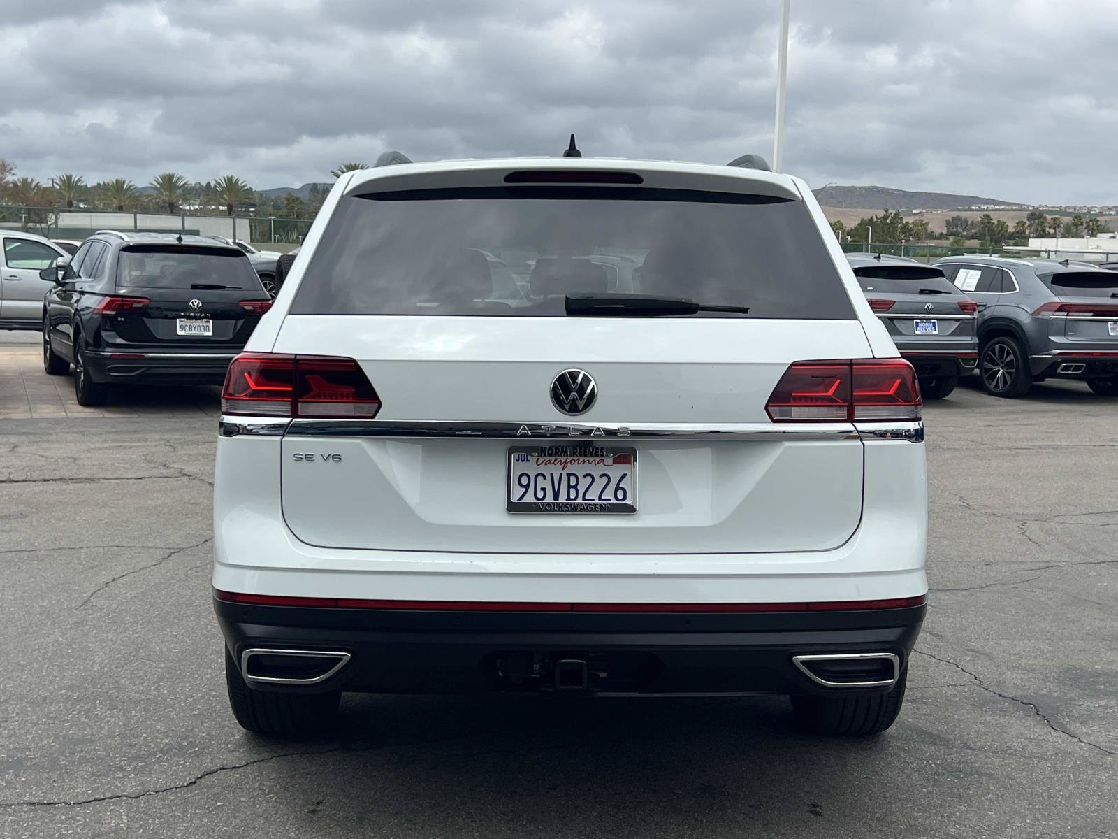 Certified 2023 Volkswagen Atlas SE w/ Black Wheel Package FWD image 24