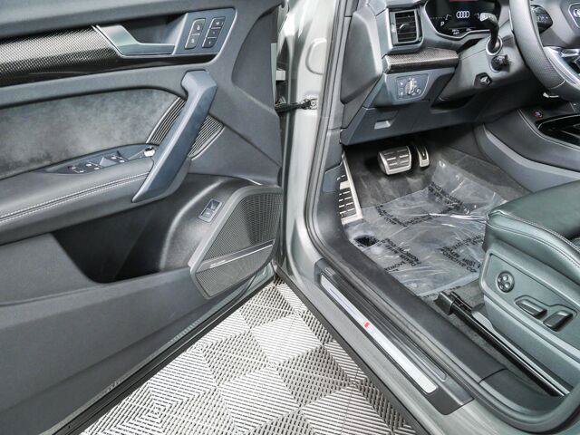 Used 2023 Audi SQ5 Premium Plus w/ Premium Plus Package AWD/4WD image 8