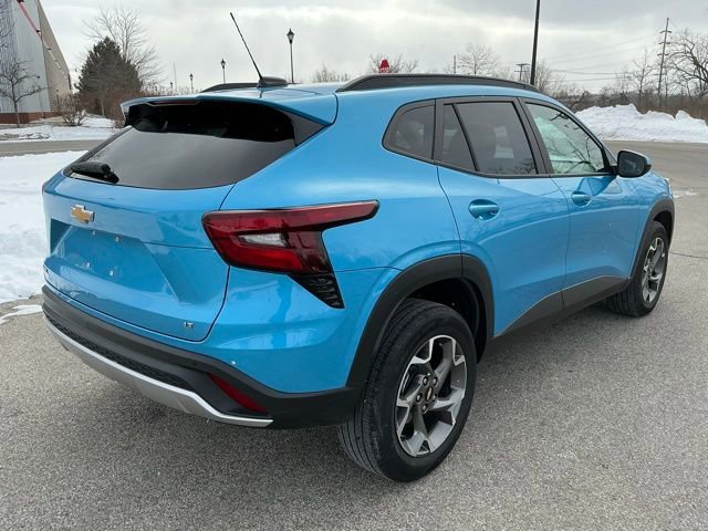 Used 2025 Chevrolet Trax LT w/ Driver Confidence Package image 6