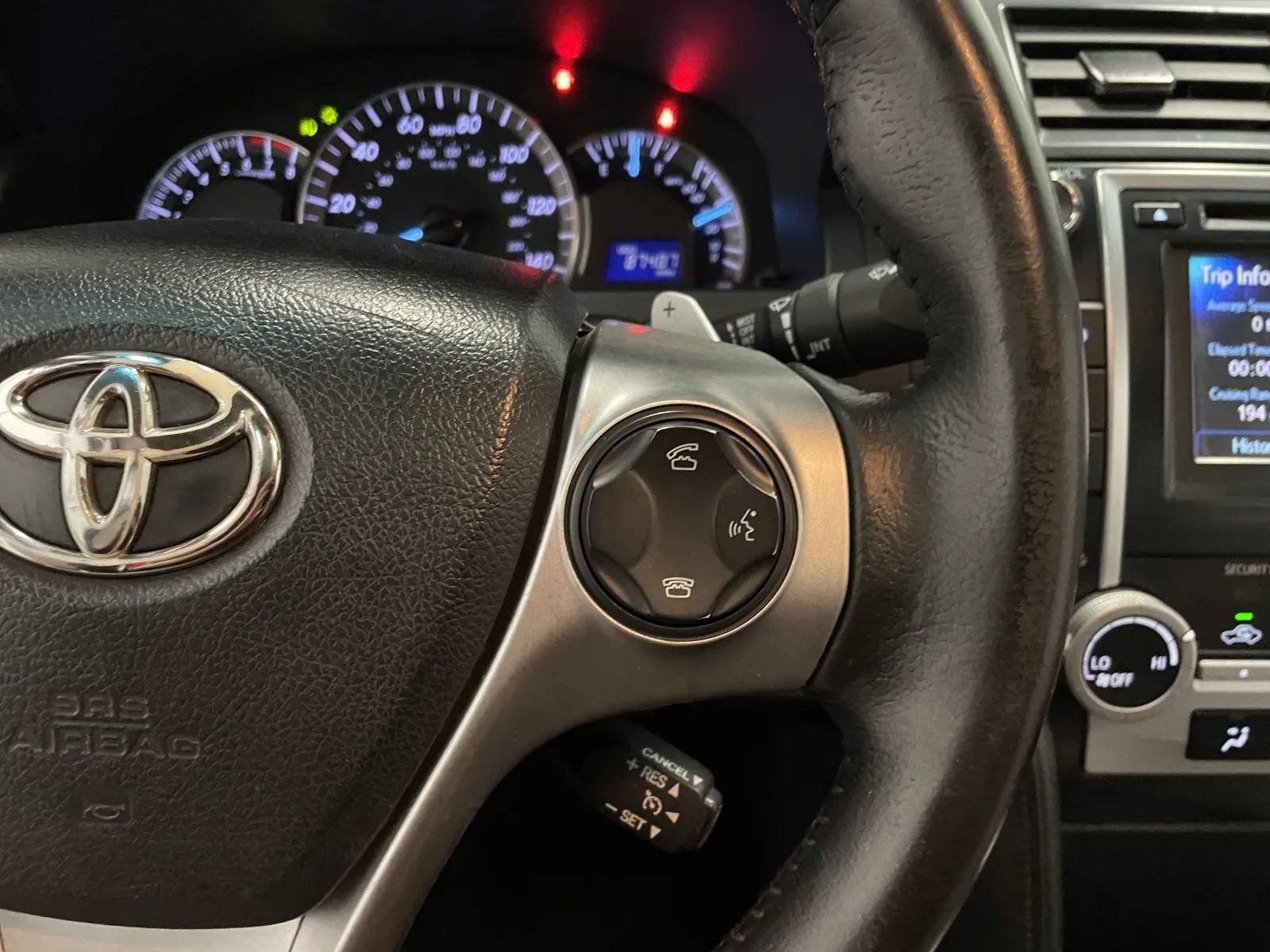 Used 2013 Toyota Camry SE w/ Leather Pkg FWD image 22