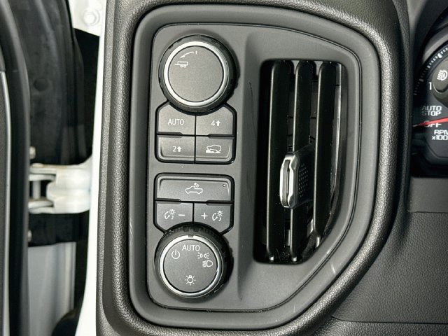Used 2025 Chevrolet Silverado 1500 Custom w/ Turbomax Blackout Package AWD/4WD image 11