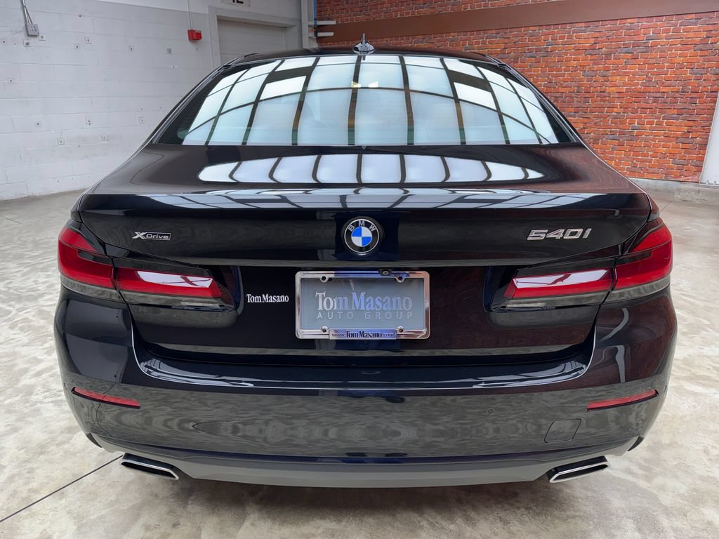 Used 2022 BMW 540i xDrive w/ Premium Package AWD/4WD image 4