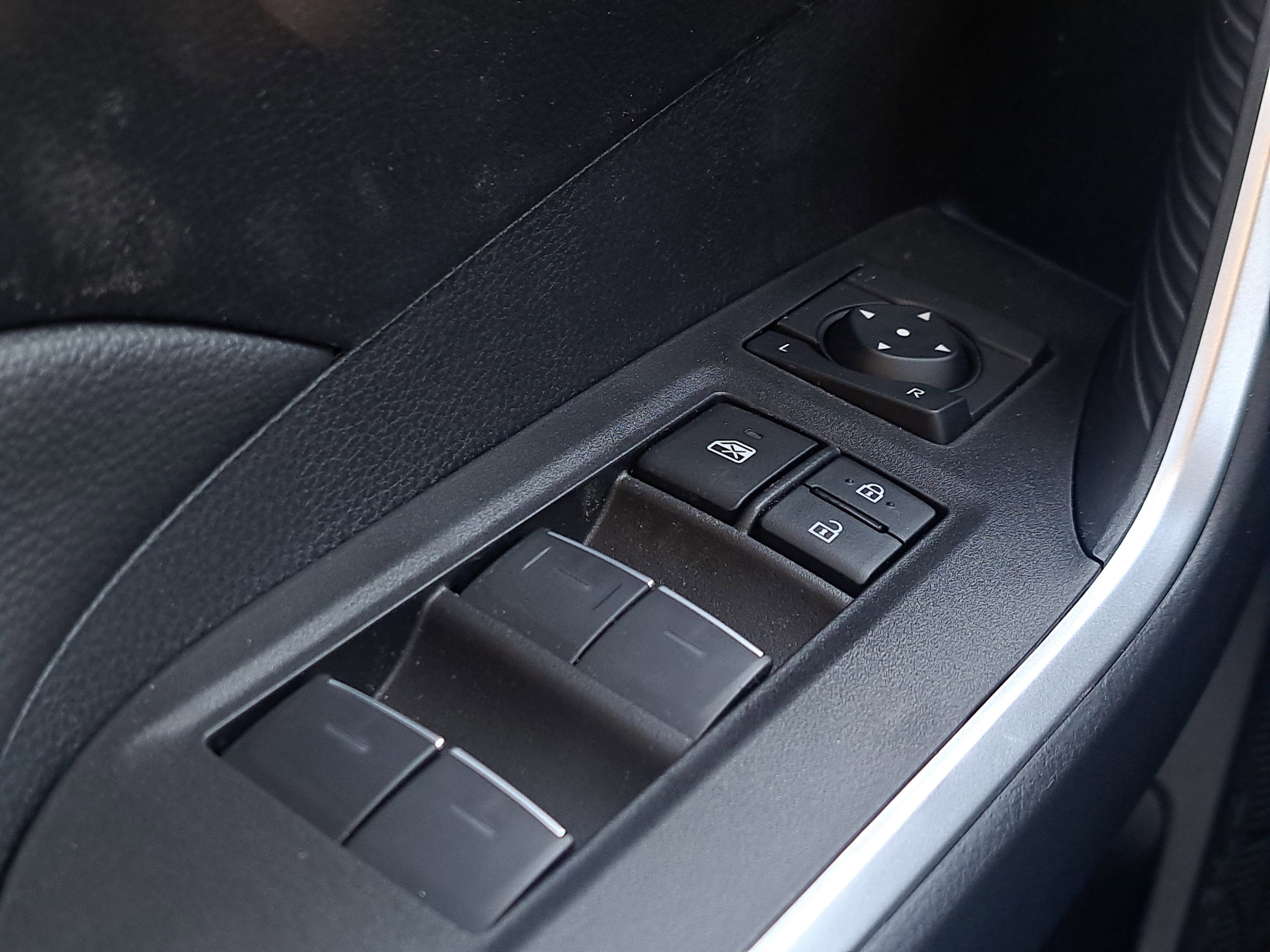 New 2025 Toyota RAV4 XLE w/ Convenience Package image 30