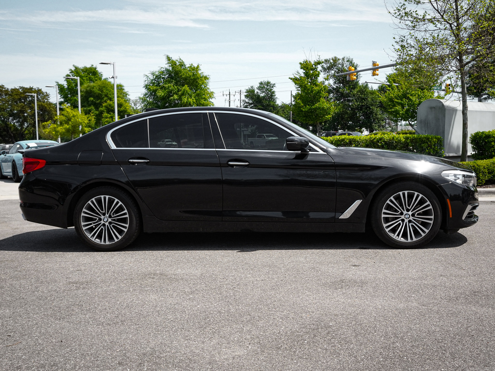 Used 2018 BMW 540i xDrive w/ Premium Package image 11