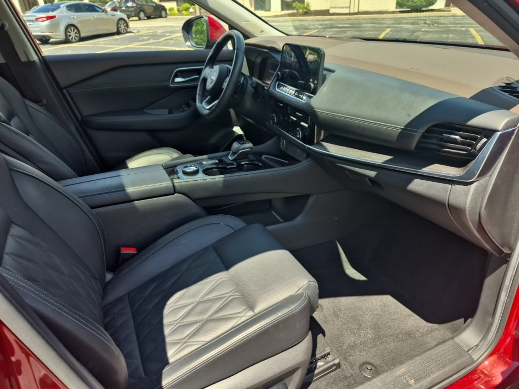 Used 2023 Nissan Rogue Platinum AWD/4WD image 24