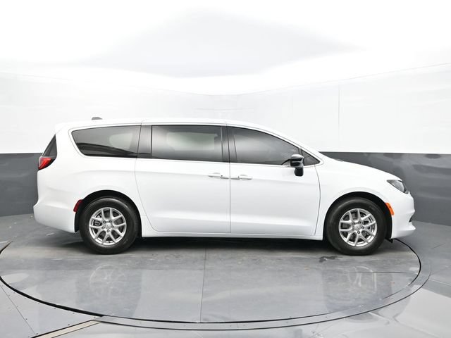 New 2025 Chrysler Voyager LX FWD image 6